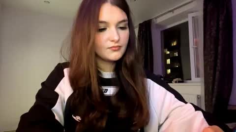 Elizabeth online show from September 17, 4:32 pm