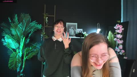 Snapshot of cassiecool chatting on January 29, 2:51 am assie online show from January 29, 2:51 am