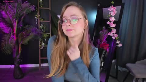 Snapshot of cassiecool chatting on January 26, 8:45 pm assie online show from January 26, 8:45 pm
