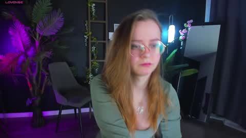 Snapshot of cassiecool chatting on February 5, 8:46 pm assie online show from February 5, 8:46 pm