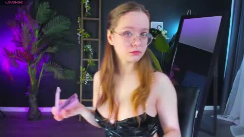 Snapshot of cassiecool chatting on February 26, 8:47 pm assie online show from February 26, 8:47 pm