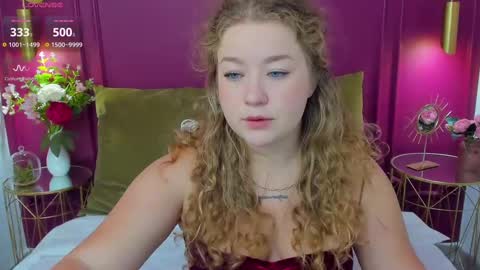 Snapshot of cassieride chatting on February 9, 6:11 am Curly online show from February 9, 6:11 am