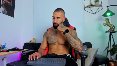 Matheo Brown online show from February 11, 7:05 pm