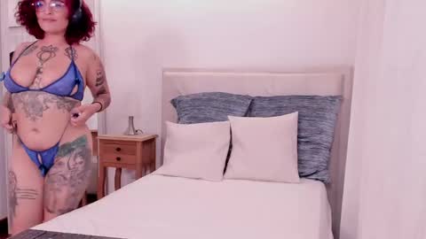 Snapshot of catalehia_moonlight chatting on February 26, 10:47 pm Cataleha online show from February 26, 10:47 pm