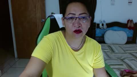 isabel online show from February 11, 8:05 am