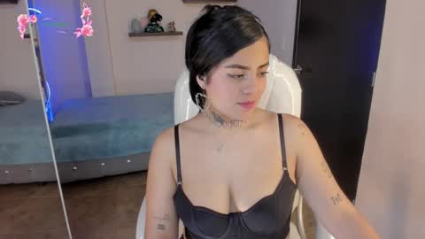 Catalina online show from March 6, 9:31 pm