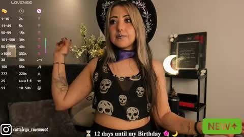 Snapshot of cattaleya_ravenwood chatting on September 12, 9:06 pm Cattaleya Ravenwood online show from September 12, 9:06 pm