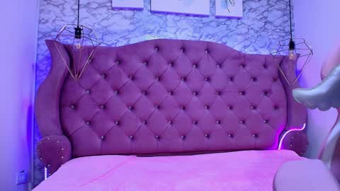 Snapshot of cattleya_96 chatting on September 10, 12:50 pm I S S A B E L L A online show from September 10, 12:50 pm