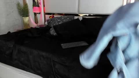 celeste_starsss online show from February 22, 1:00 am