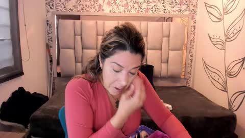 Snapshot of chanel__rose__ chatting on September 19, 12:31 pm C H A N E L online show from September 19, 12:31 pm