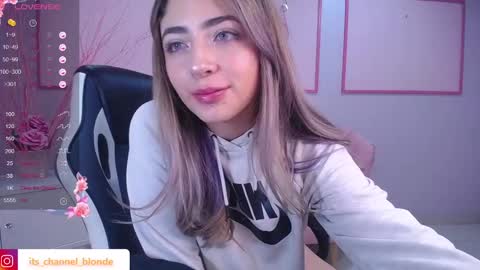 channel_blonde_a online show from February 3, 4:41 pm