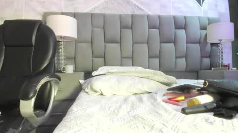 Snapshot of channelwhite_ chatting on September 10, 12:33 am Channel online show from September 10, 12:33 am