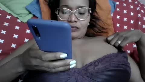 Snapshot of chantal99 chatting on February 25, 9:26 pm chantal99 online show from February 25, 9:26 pm