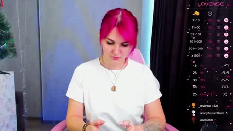 Suzanna Snow online show from December 24, 7:06 am