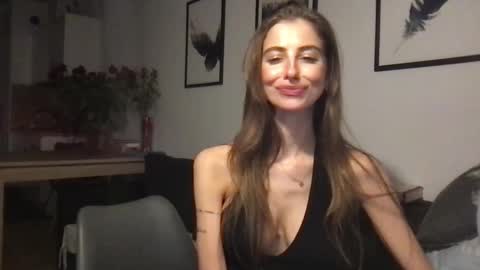 Snapshot of charlotte_roche chatting on February 19, 6:32 pm Charlotte Roche online show from February 19, 6:32 pm