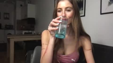 Snapshot of charlotte_roche chatting on January 28, 3:04 pm Charlotte Roche online show from January 28, 3:04 pm