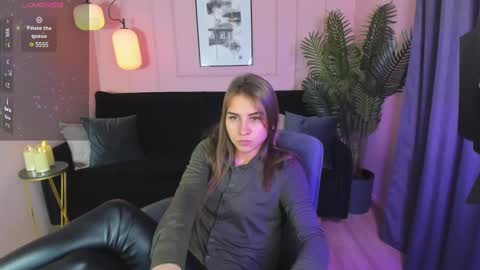 Snapshot of charmbianca chatting on February 13, 12:00 pm Bianca online show from February 13, 12:00 pm