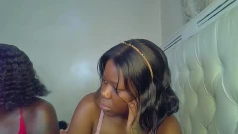 charming_kittie online show from September 18, 11:53 pm