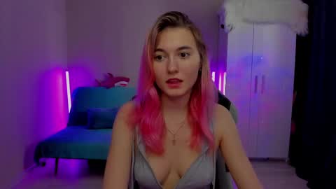 Snapshot of chatur_lady_ chatting on March 5, 5:29 am Betty online show from March 5, 5:29 am