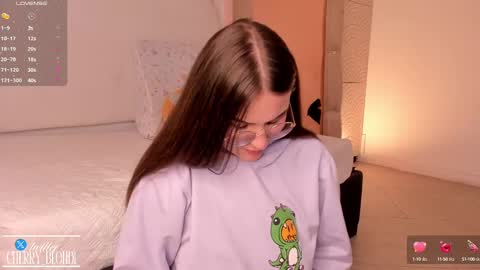 Snapshot of cherry_blond_ chatting on March 2, 2:41 am Cherry online show from March 2, 2:41 am