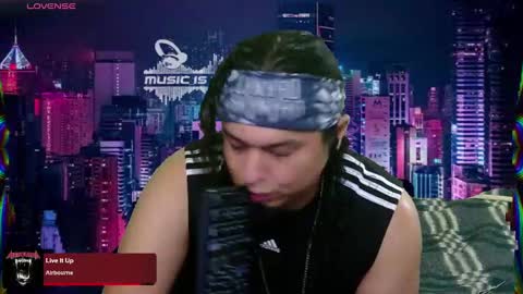 Snapshot of chinoroz chatting on February 25, 7:09 am Enrique online show from February 25, 7:09 am