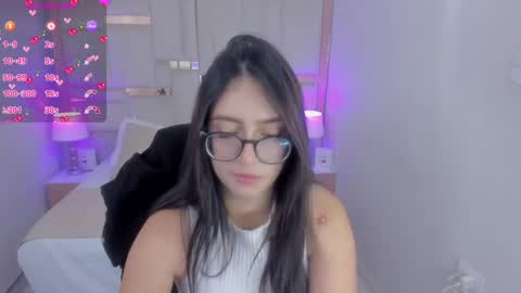 Chloe online show from February 8, 5:08 pm