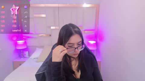 Chloe online show from March 10, 4:14 pm