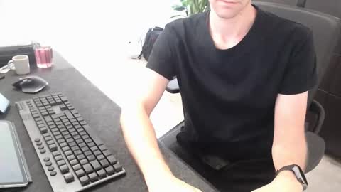 Snapshot of christianbyh chatting on September 22, 8:07 am Chris online show from September 22, 8:07 am