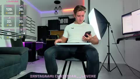 UPVOTE ME ------  ILL DO SOMETHING FOR FREE online show from February 9, 6:58 pm