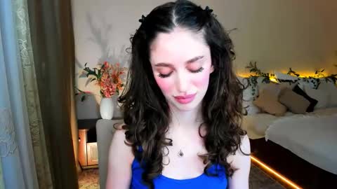 Snapshot of christinaconteeree chatting on September 18, 5:28 pm christinaconteeree online show from September 18, 5:28 pm