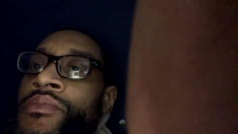 Snapshot of chronicle_of_biddick chatting on December 15, 12:49 pm Vinny.D online show from December 15, 12:49 pm