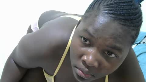 Snapshot of chubby_queenie07 chatting on February 19, 8:41 pm DivaDee online show from February 19, 8:41 pm