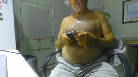 Snapshot of chuck354139 chatting on March 1, 1:21 am chuck354139 online show from March 1, 1:21 am
