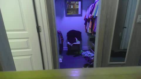 Snapshot of chuck354139 chatting on February 16, 1:36 am chuck354139 online show from February 16, 1:36 am