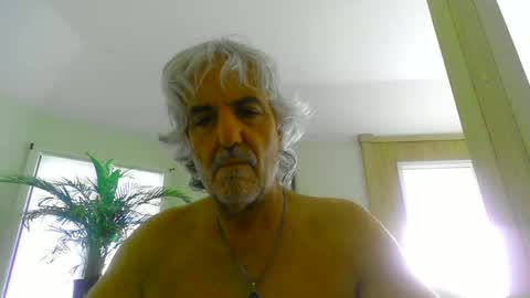 Snapshot of chuck354139 chatting on January 3, 3:55 pm chuck354139 online show from January 3, 3:55 pm