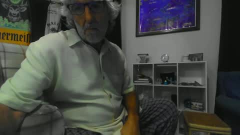 Snapshot of chuck354139 chatting on January 4, 2:46 am chuck354139 online show from January 4, 2:46 am