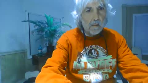 Snapshot of chuck354139 chatting on January 22, 7:14 am chuck354139 online show from January 22, 7:14 am