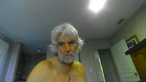 Snapshot of chuck354139 chatting on January 5, 4:59 pm chuck354139 online show from January 5, 4:59 pm