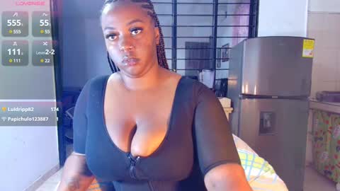 Snapshot of ciaraebonyxxx chatting on March 7, 2:25 am ciaraebonyxxx online show from March 7, 2:25 am