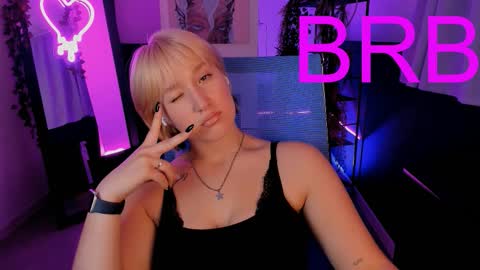 Snapshot of cinbellamy chatting on September 22, 5:00 am Cin Bellamy online show from September 22, 5:00 am