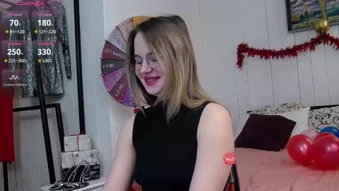 Snapshot of cindywood chatting on February 12, 7:44 am Cindy online show from February 12, 7:44 am