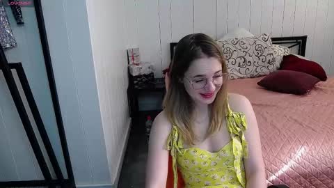 Snapshot of cindywood chatting on March 12, 8:08 am Cindy online show from March 12, 8:08 am