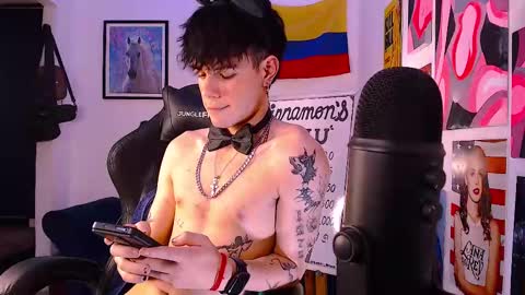 David     Independent Model online show from February 13, 7:24 am
