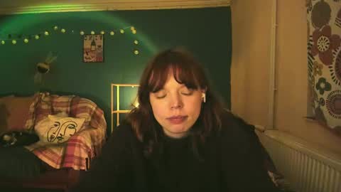 Snapshot of clancyosbourne chatting on February 20, 1:03 am Clancy online show from February 20, 1:03 am