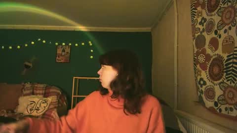 Snapshot of clancyosbourne chatting on February 16, 8:22 pm Clancy online show from February 16, 8:22 pm