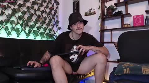 Snapshot of colby_scott chatting on September 19, 2:27 am Colby Scott online show from September 19, 2:27 am