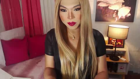 Snapshot of commanderofsexx chatting on January 4, 11:17 pm QUEEN SABRINA online show from January 4, 11:17 pm