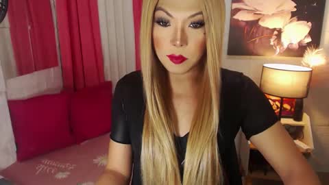 Snapshot of commanderofsexx chatting on February 17, 9:13 am QUEEN SABRINA online show from February 17, 9:13 am