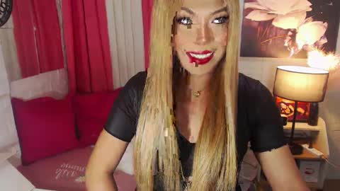 Snapshot of commanderofsexx chatting on January 26, 2:24 am QUEEN SABRINA online show from January 26, 2:24 am