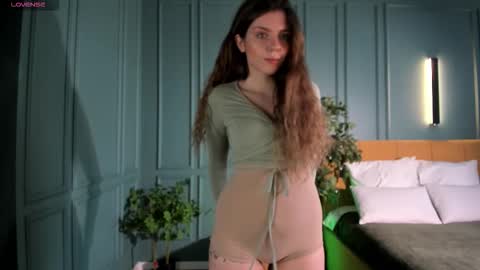 Snapshot of compote__ chatting on September 19, 12:31 pm Polly online show from September 19, 12:31 pm